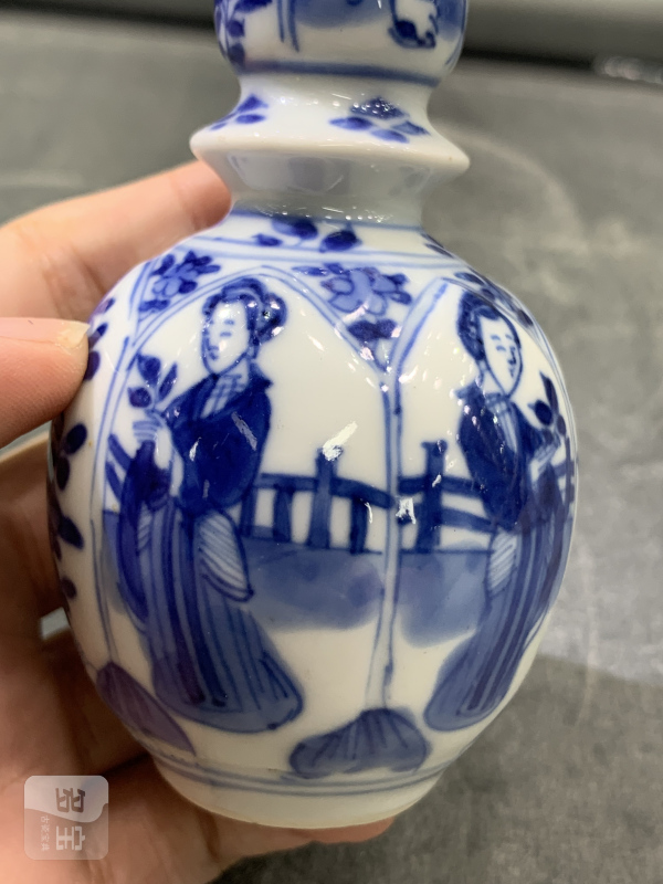 清康熙青花四美图瓜棱小葫芦瓶 - 图11